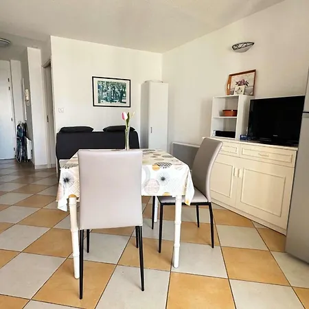 Apartment Grand T2 Cabine, Vue Mer, Parking, Au Coeur Du Mail De Rochelongue - Fr-1-607-231 Agde